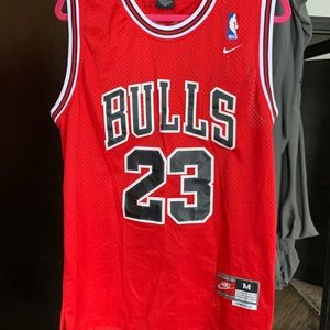Bulls 23 Michael Jordan jersey